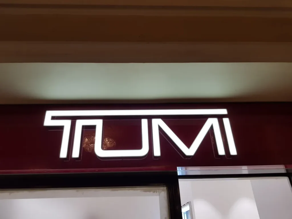 tumi